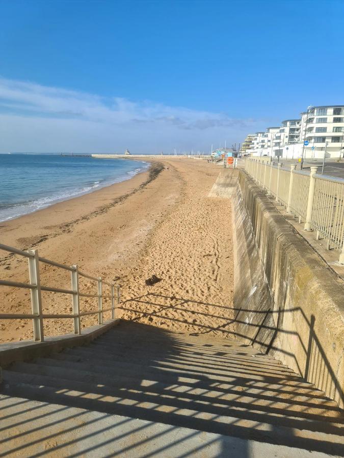 Vitamin Sea Beachfront Apartment Ramsgate - Sleeps 4 Exterior photo