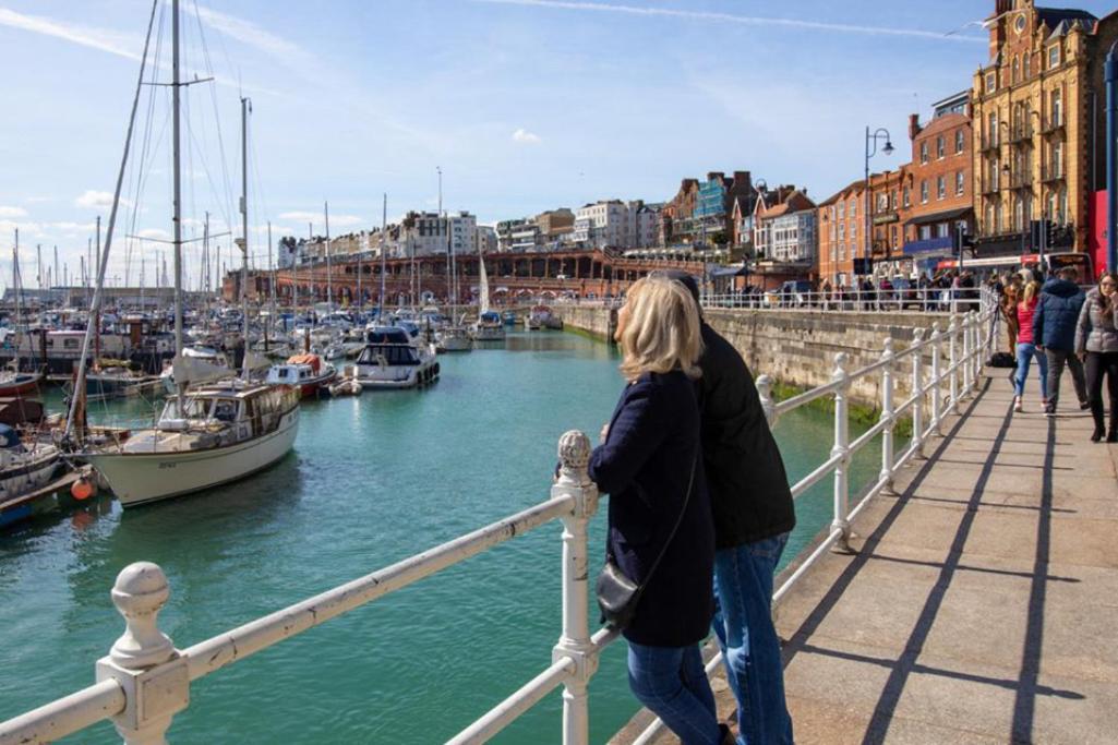 Vitamin Sea Beachfront Apartment Ramsgate - Sleeps 4 Exterior photo
